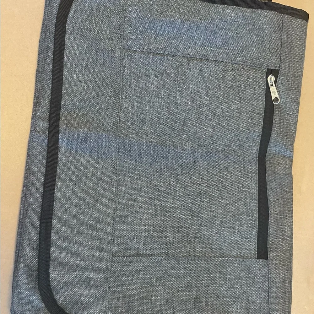 NWOT - Heather Grey Laptop Messenger Bag | Padded Crossbody Shoulder Briefcase